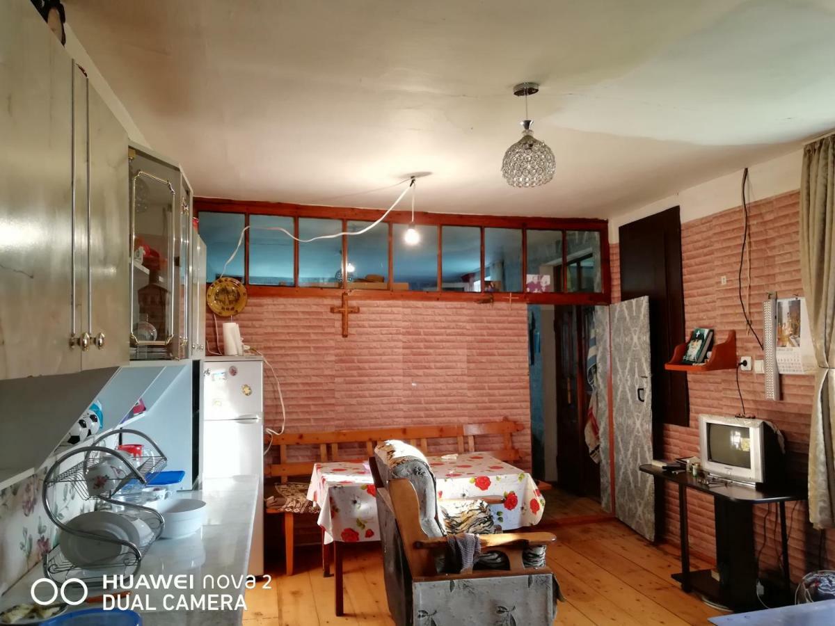 Nora'S Guesthouse Zhabeshi Экстерьер фото